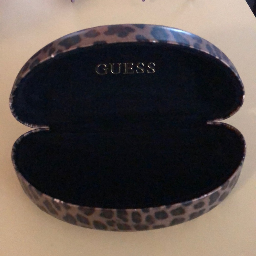 Guess sunglasses 🕶 - Picture 4 of 4